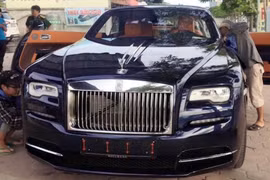 Soi “quà biếu” Rolls-Royce Dawn trị giá gần 30 tỷ tại VN