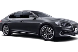 Hyundai hé lộ sedan hạng trung Azera mới “đấu" Lexus ES