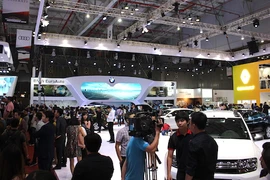 Khai màn Triển lãm ôtô Quốc tế Việt Nam 2016 