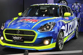 Suzuki Swift 2017 “lột xác” xe đua phiên bản Racer RS