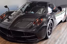 Siêu xe Pagani Huayra vỏ carbon trần “độc nhất vô nhị“