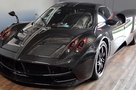 Siêu xe Pagani Huayra vỏ carbon trần “độc nhất vô nhị“