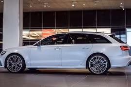 “Siêu xe gia đình” Audi RS6 Performance giá 2,91 tỷ