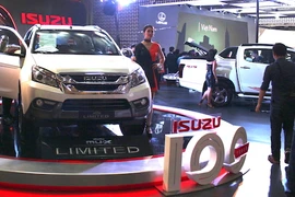 Cặp đôi xe Isuzu đặc biệt, giá từ 760 triệu đồng tại VN