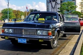 Limousine của ông Fidel Castro “tái sinh” thành taxi tại Cuba