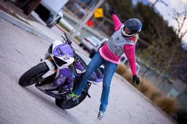 Những nữ stunter cực đỉnh trên môtô PKL