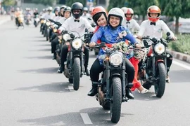 Dàn môtô Ducati Scrambler "rầm rộ" rước dâu tại Vũng Tàu