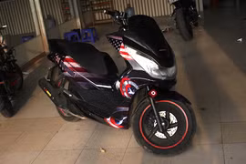 Honda PCX 2016 phong cách “siêu anh hùng” tại HN