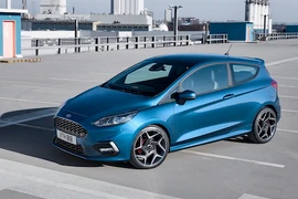 Ford Fiesta ST mới - mạnh hơn, uống ít xăng hơn
