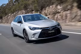 Toyota Camry RZ bản thể thao giá 500 triệu có gì “hot“?
