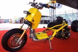Honda Zoomer 50cc độ “trần trụi” siêu độc tại Sài Gòn