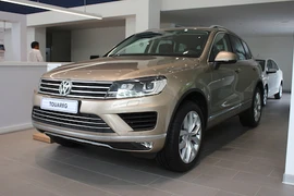 "Soi" SUV hạng sang Volkswagen Touareg giá 2,9 tỷ tại VN 