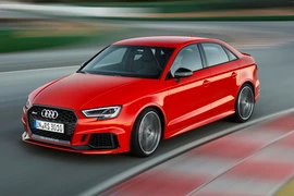 Audi “đấu” Mercedes-AMG CLA 45 bằng siêu sedan RS3