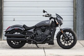 Victory ra mắt môtô thể thao Octane “giá mềm” đấu Harley