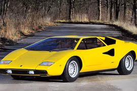 Siêu xe Lamborghini Countach gần 50 tuổi vẫn mới cứng