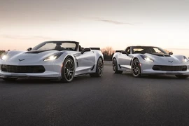 Siêu xe Mỹ Chevrolet Corvette 2018 giá chỉ 1,2 tỷ đồng