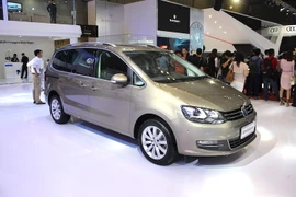 Volkswagen Sharan giá 1,9 tỷ "đấu" Honda Odyssey tại VN
