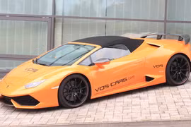 Soi “bò tót” mui trần Huracan Spyder độ giá 7,05 tỷ 
