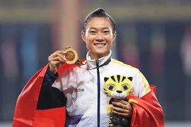 HLV của Tú Chinh khóc khi nói về hoàn cảnh mồ côi của học trò