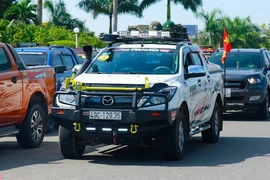 Hơn 100 xe ôtô bán tải rầm rộ lăn bánh ở Đà thành