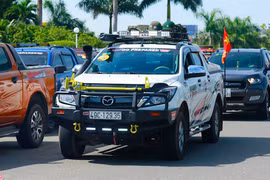 Hơn 100 xe ôtô bán tải rầm rộ lăn bánh ở Đà thành