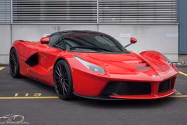 Siêu ngựa Ferrari LaFerrari triệu đô bị lôi ra “độ vó“