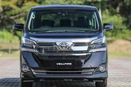 "Soi" MPV siêu cao cấp Toyota Vellfire giá chỉ 1,9 tỷ đồng