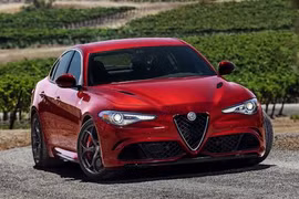 “Chốt giá” 858 triệu, Alfa Romeo Giulia có gì để đấu BMW?