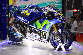 Siêu môtô Yamaha M1 giá hơn 40 tỷ đeo cờ Việt Nam