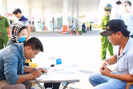 Bị CSGT phát hiện dương tính với ma túy, tài xế hốt hoảng nói chỉ uống thuốc đau bao tử