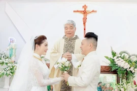 Vừa xong lễ cưới, Bảo Thy khoe được chồng cưng chiều như công chúa