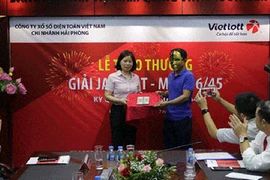 Tài xế Nghệ An trúng giải Jackpot Vietlott hơn 29 tỷ