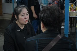 Hồng Vân, Kim Chi đến đưa tiễn Anh Vũ lúc sáng sớm