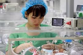 Video: Sắp có tử cung nhân tạo để nuôi sống trẻ sinh non