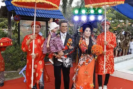 Sau ồn ào bị vợ cũ tố, MC Thanh Bạch làm đám cưới lần thứ 10