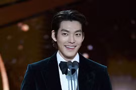 Hình ảnh rạng rỡ của Kim Woo Bin sau 2 năm điều trị ung thư
