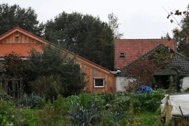 Lập giáo phái của riêng mình, cha giam giữ đàn con suốt 9 năm để tẩy não