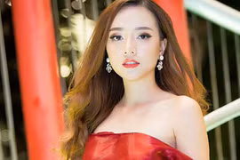 Mê mẩn đường cong của Băng Di - “vợ ba Bá Kiến“