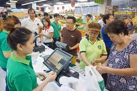 Ngày đầu nghỉ lễ 2/9: Siêu thị đông nghẹt