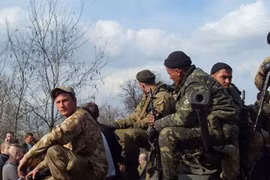 Binh sĩ đói ăn ra tối hậu thư cho chính quyền Kiev