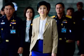 Thủ tướng Thái Lan Yingluck kiện phe đối lập