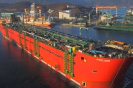 Trung Quốc tính đóng nhà máy khí hóa lỏng nổi ở Biển Đông