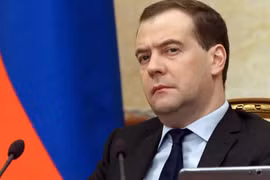 Thủ tướng Nga đột ngột tới thăm Crimea