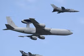 NATO dùng máy bay AWACS để giám sát bầu trời Ukraine