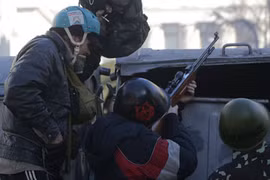 Lính bắn tỉa ở Kiev ngồi ở tòa nhà phe đối lập?