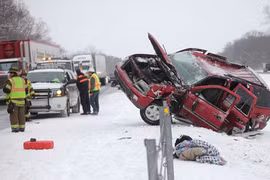 Bão tuyết hoành hành dữ dội ở Mỹ