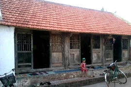 Cột nhà bỗng... nổi mặt người chấn động dư luận Nam Định