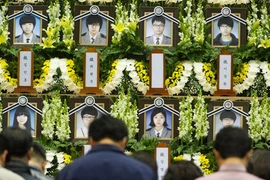 Hàng trăm nghìn người Hàn Quốc viếng nạn nhân chìm phà Sewol