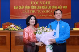 Ông Nguyễn Đình Khang được bầu làm Chủ tịch Tổng Liên đoàn Lao động Việt Nam​ 