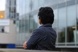 Người phụ nữ 61 tuổi khổ sở vì "lên đỉnh" suốt ngày